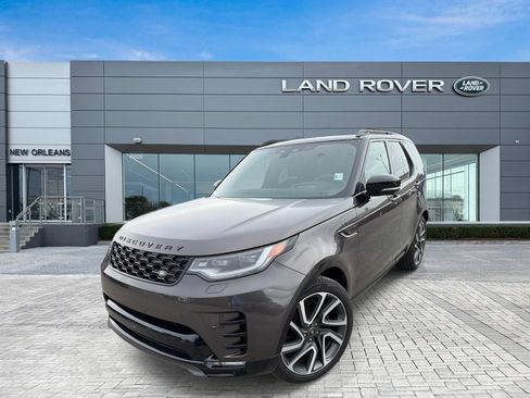 Used 2025 Land Rover Discovery Dynamic SE AWD/4WD image 1