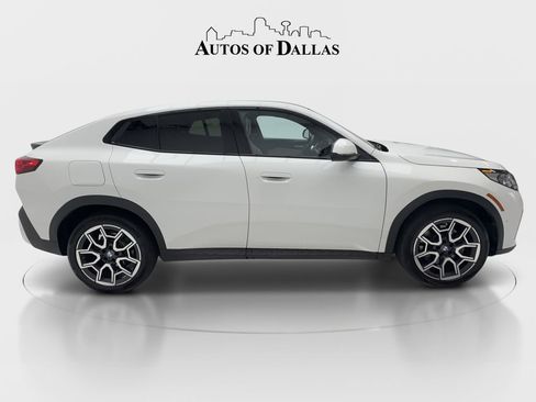 Used 2025 BMW X2 xDrive28i AWD/4WD image 6