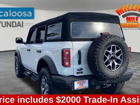 Used 2023 Ford Bronco Badlands image 6