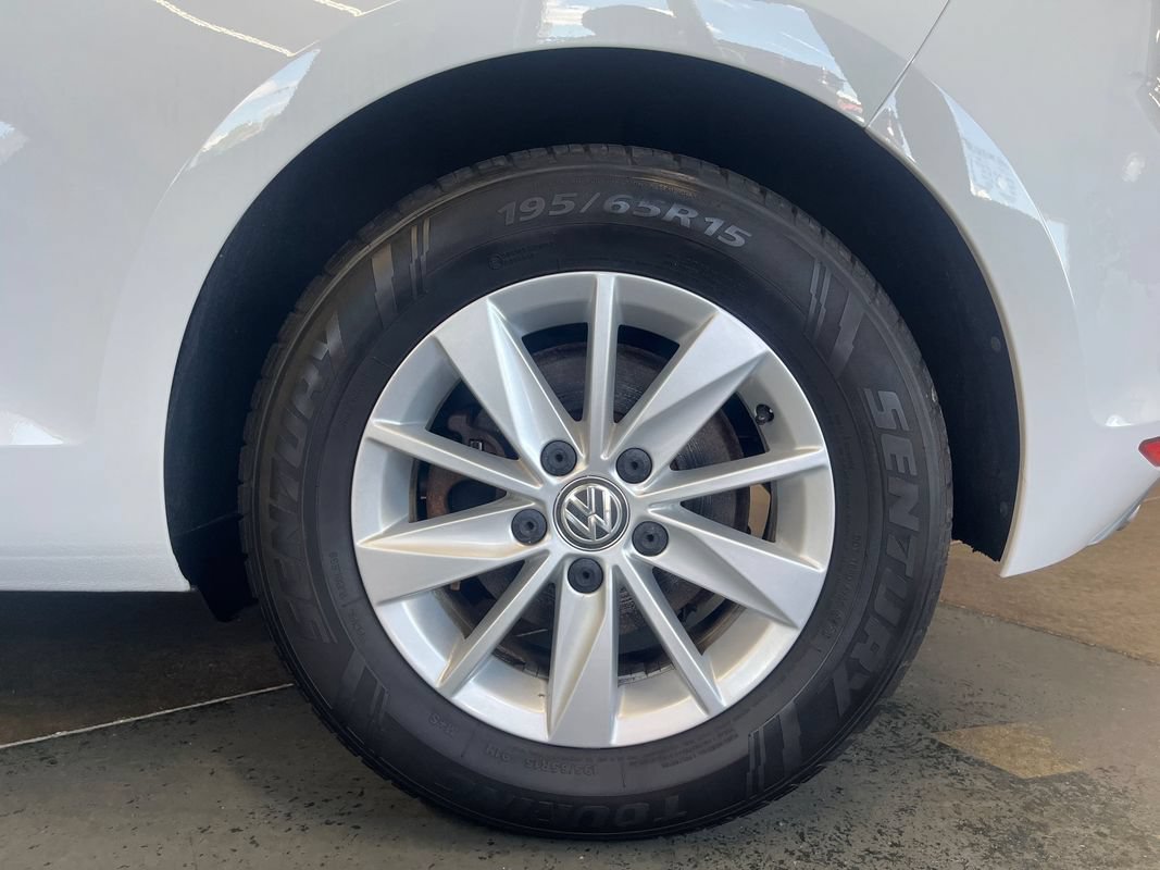Used 2015 Volkswagen Golf S FWD image 31