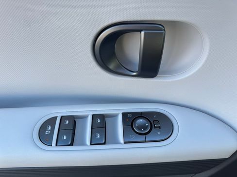 New 2026 Hyundai Ioniq 5 SEL image 16