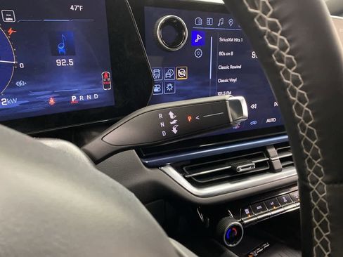 Used 2025 Chevrolet Equinox EV LT w/ Convenience Package image 25