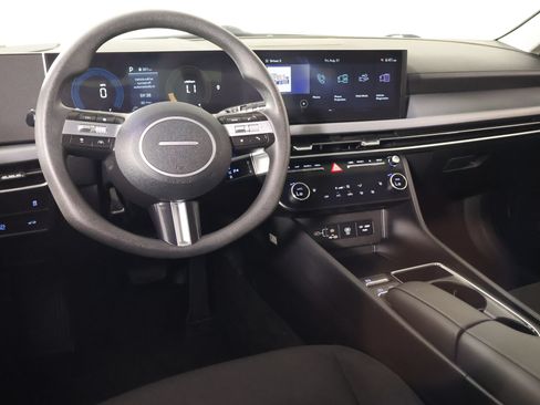 Used 2025 Hyundai Sonata SEL FWD image 2