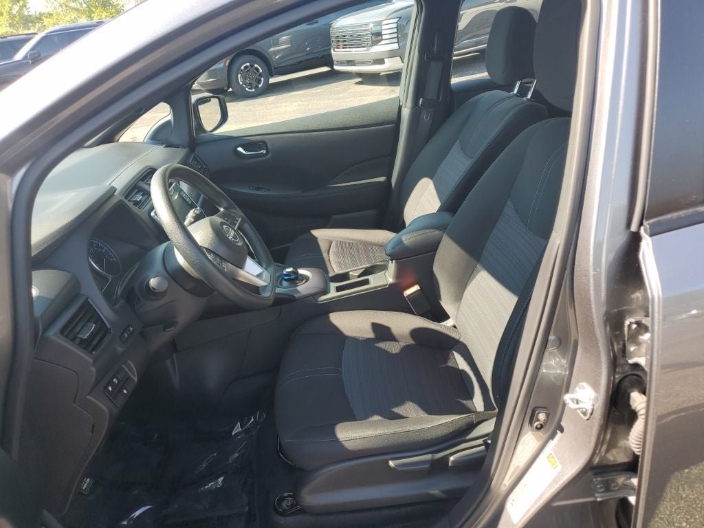 Used 2025 Nissan Leaf S FWD image 15