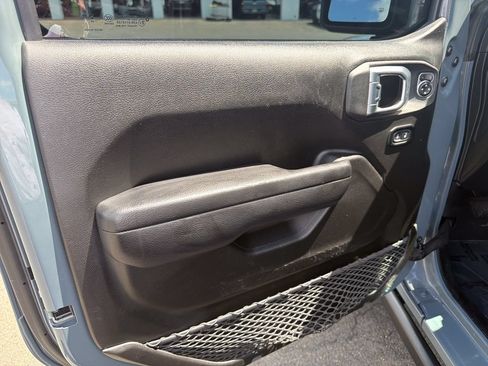 Used 2024 Jeep Wrangler Unlimited AWD/4WD image 11