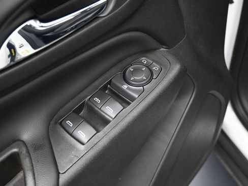 Used 2021 Chevrolet Equinox LT image 16