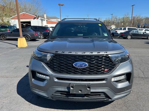 Used 2022 Ford Explorer ST w/ Equipment Group 401A image 2