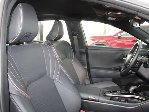 Certified 2025 Toyota Crown Platinum image 40