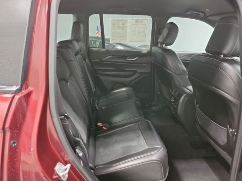 Used 2024 Jeep Grand Cherokee Altitude image 18