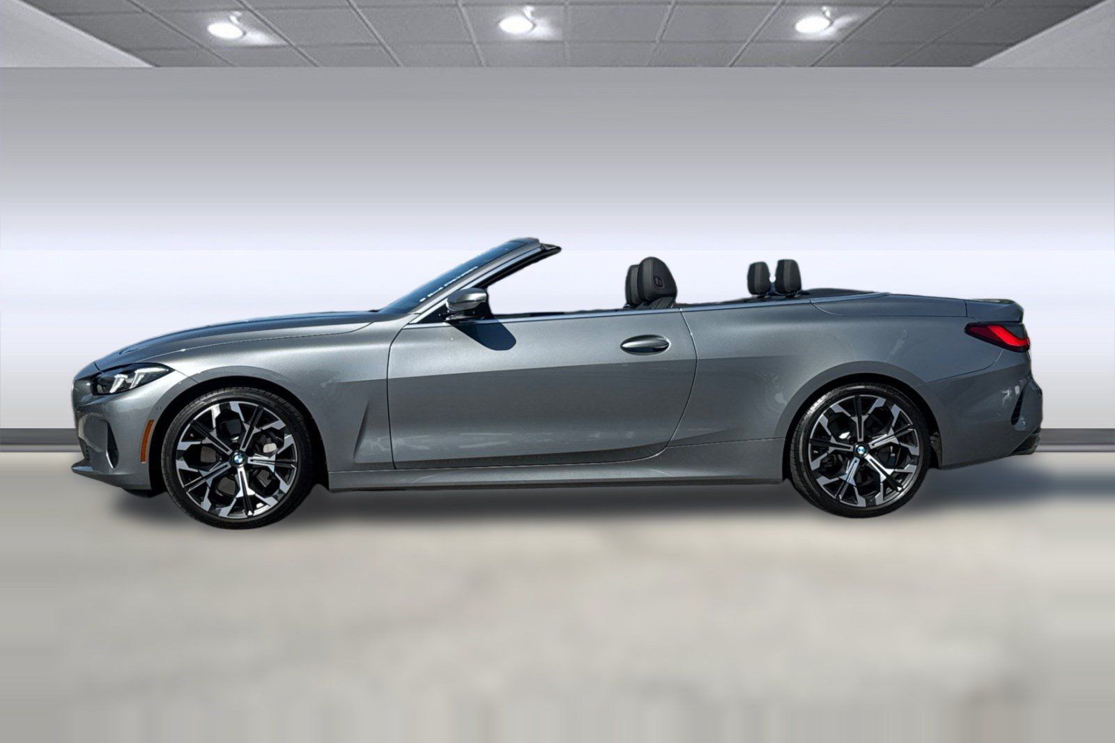 Used 2025 BMW 430i Convertible w/ Convenience Package RWD image 2