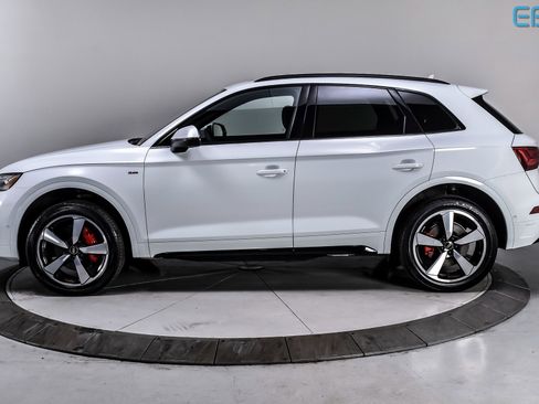 Used 2024 Audi Q5 2.0T Prestige w/ Prestige Package image 3