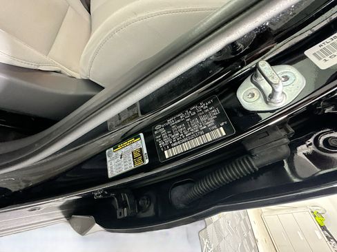 Used 2025 Hyundai Kona SEL image 12