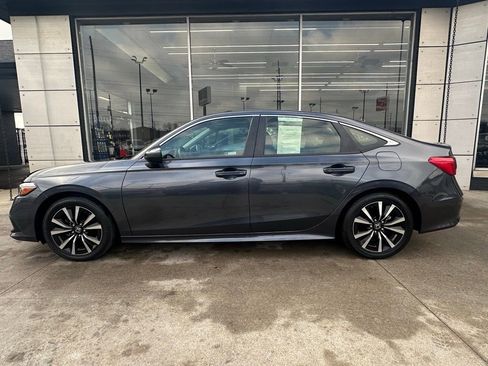 Used 2022 Honda Civic EX image 3