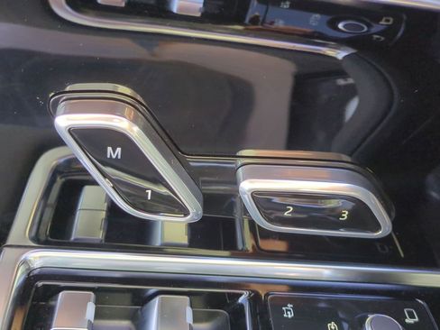 New 2026 Land Rover Range Rover SE image 14