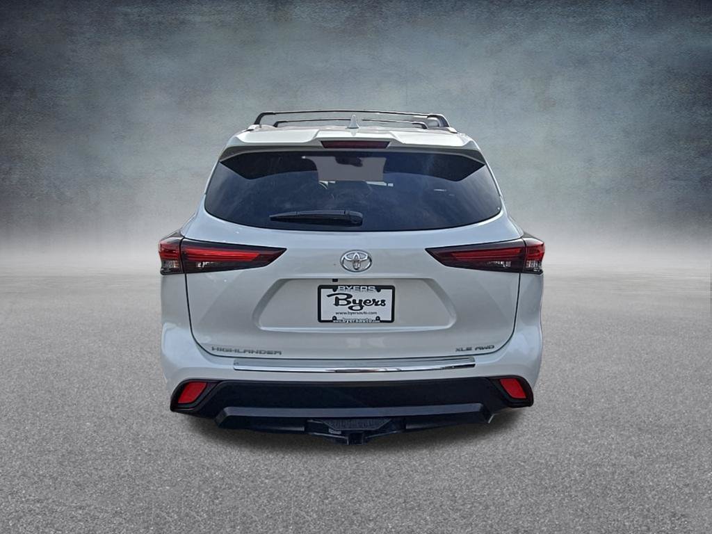 Used 2024 Toyota Highlander XLE AWD/4WD image 8