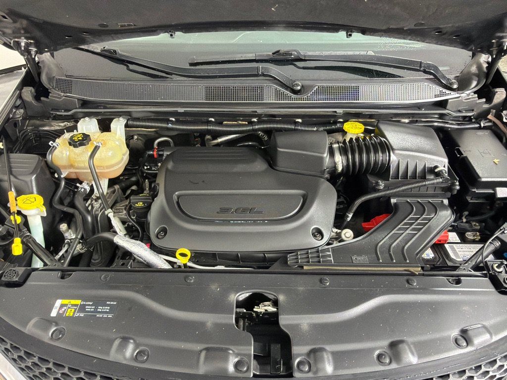 Used 2019 Chrysler Pacifica Touring-L FWD image 25