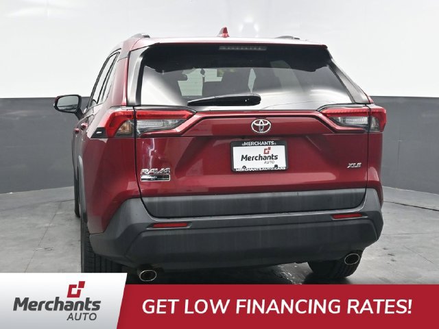 Used 2022 Toyota RAV4 XLE FWD image 5