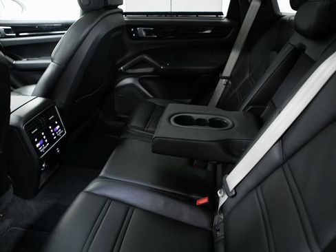 Certified 2023 Porsche Cayenne S Platinum image 28