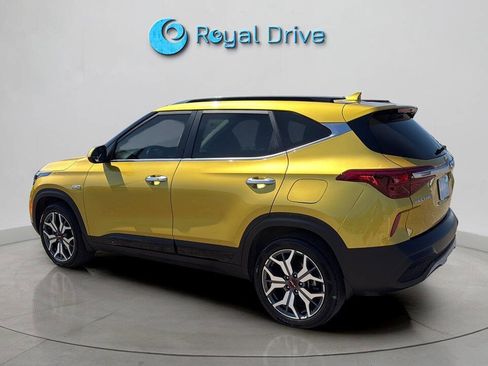 Used 2023 Kia Seltos SX w/ SX Sunroof Package image 4