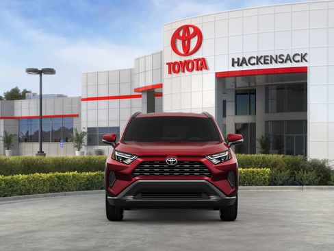 Used 2025 Toyota RAV4 XLE image 17