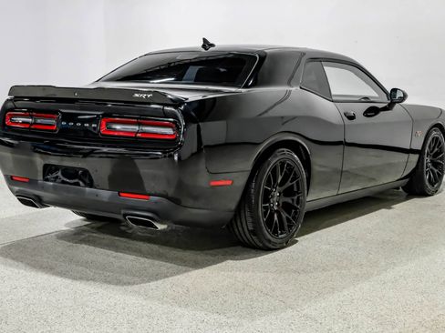 Used 2016 Dodge Challenger SRT image 6