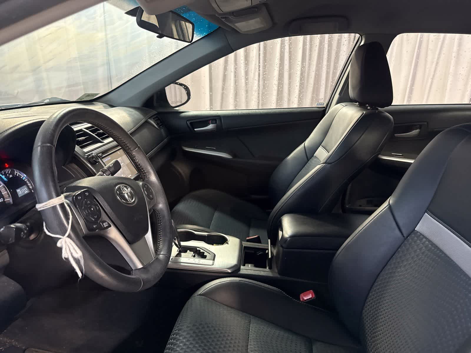 Used 2014 Toyota Camry SE FWD image 20