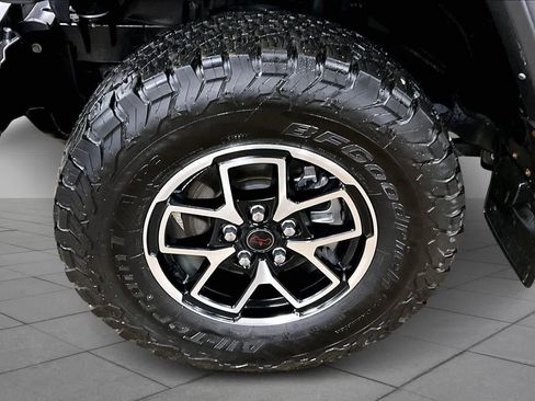 Used 2024 Jeep Wrangler Unlimited Rubicon image 10