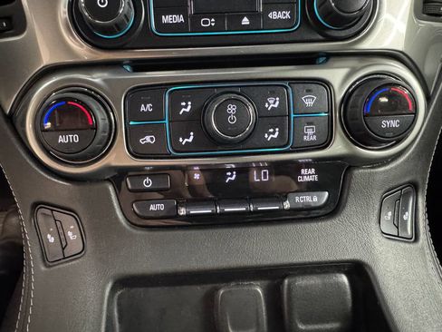Used 2019 Chevrolet Suburban LT AWD/4WD image 22