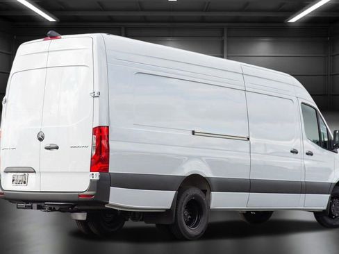Used 2024 Mercedes-Benz Sprinter 3500 image 12