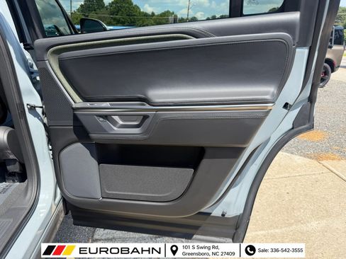 Used 2025 Rivian R1S Adventure AWD/4WD image 20
