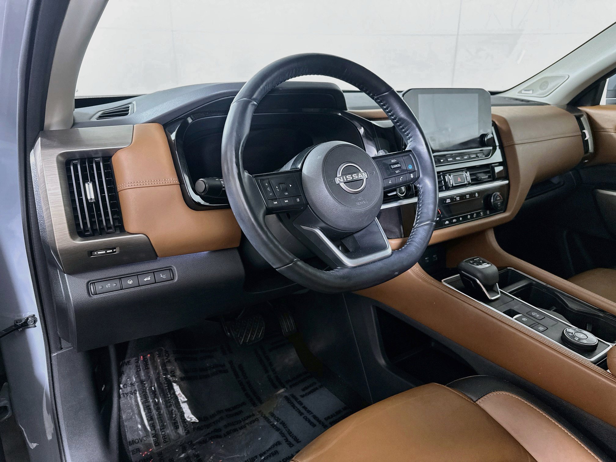 Used 2023 Nissan Pathfinder Platinum AWD/4WD image 9