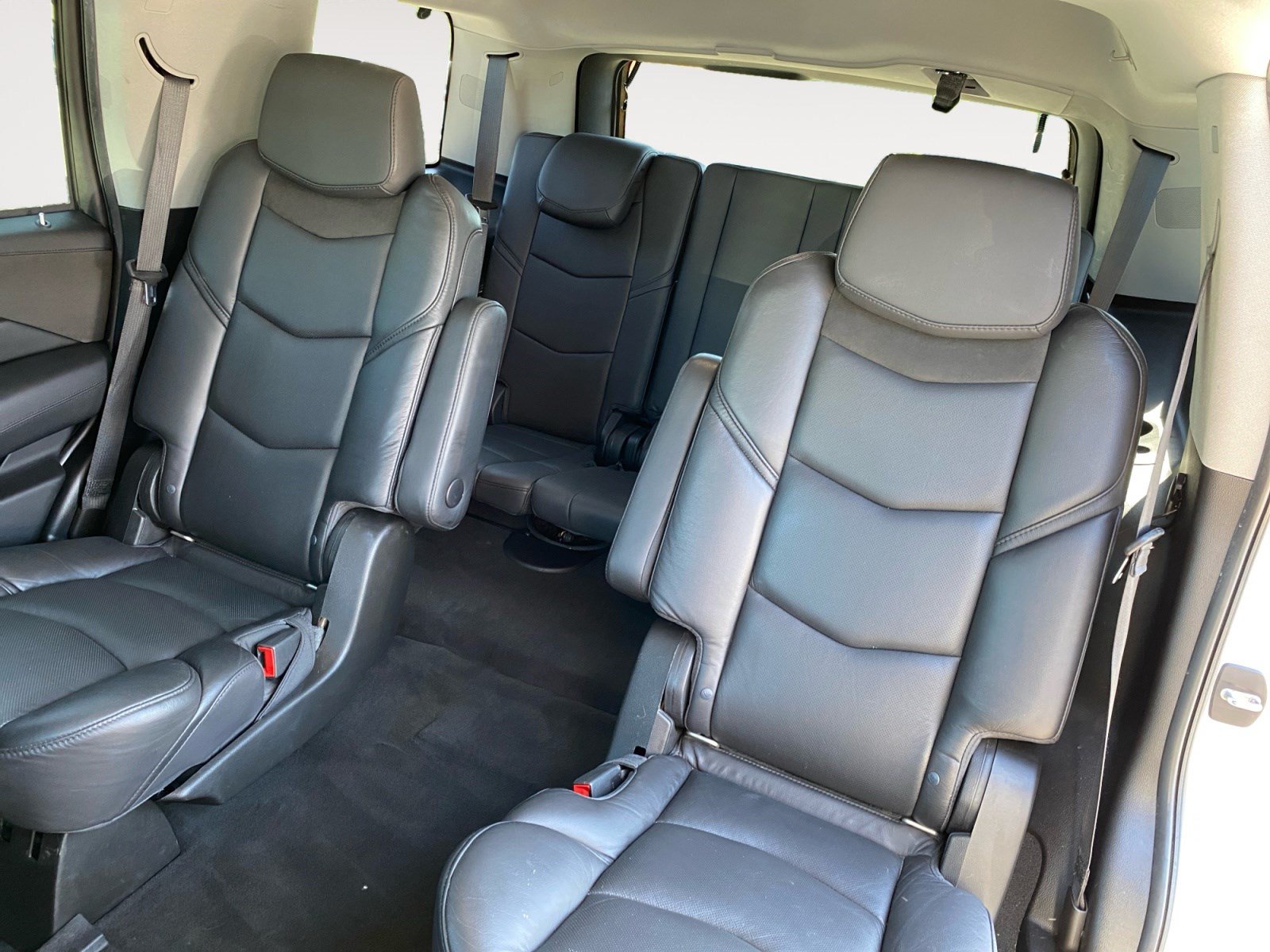 Used 2018 Cadillac Escalade 4WD image 17