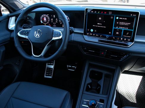 New 2026 Volkswagen Tiguan SE R-Line FWD image 22