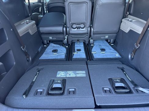 New 2026 Kia Carnival EX image 16