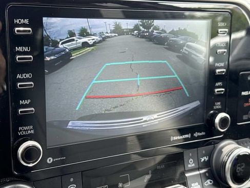 Used 2021 Toyota Highlander XLE AWD/4WD image 21