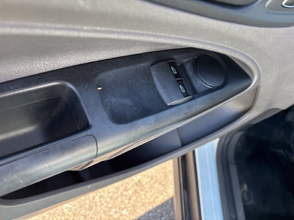 Used 2020 Ford Transit Connect XL FWD image 15