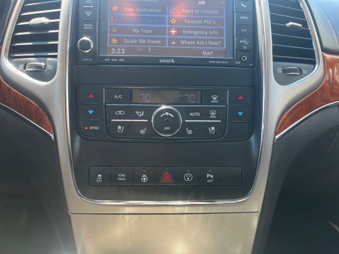 Used 2013 Jeep Grand Cherokee Overland w/ Advance Technology Group AWD/4WD image 20