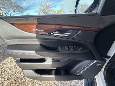 Used 2016 Cadillac Escalade Premium image 22