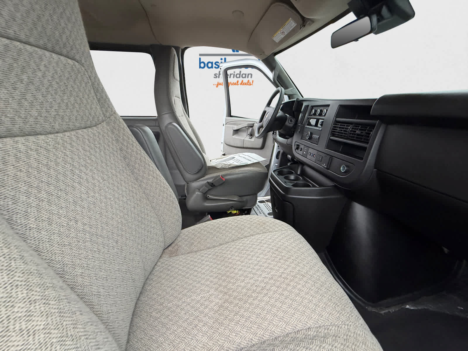 Used 2024 Chevrolet Express 3500 LT w/ LT Preferred Equipment Group RWD image 19