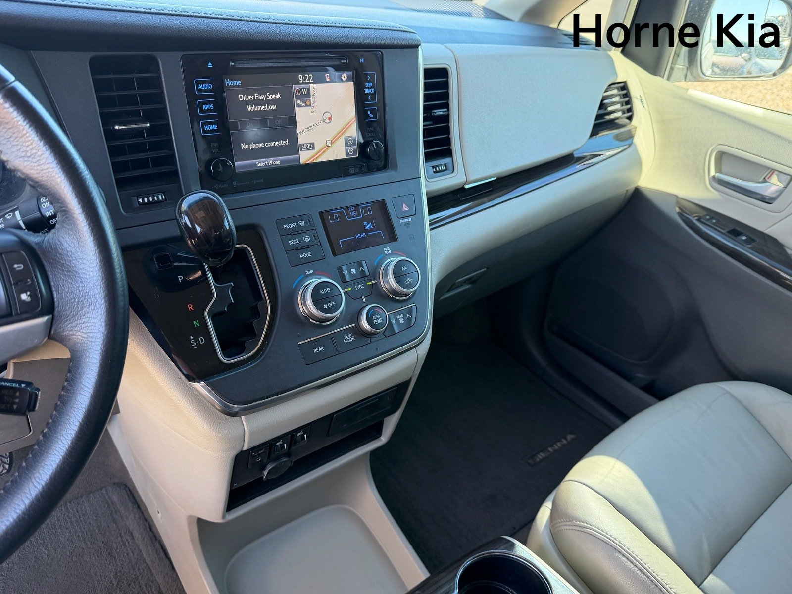 Used 2017 Toyota Sienna XLE w/ XLE Navigation Package FWD image 25