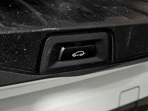Used 2022 BMW X5 sDrive40i w/ M Sport Package RWD image 33