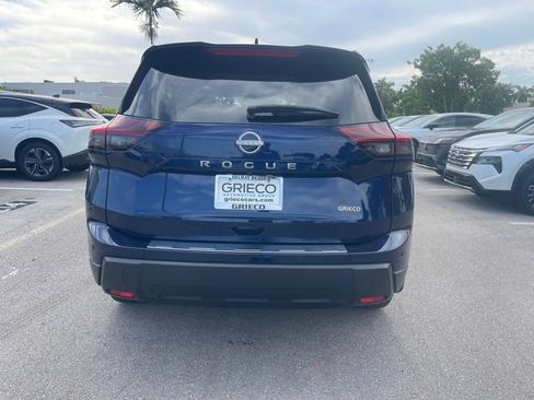 Certified 2025 Nissan Rogue SV FWD image 4