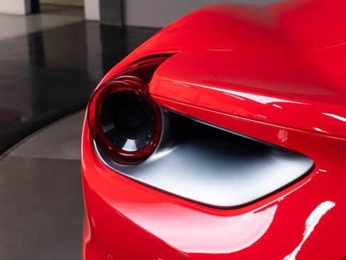 Used 2018 Ferrari 488 GTB RWD image 59
