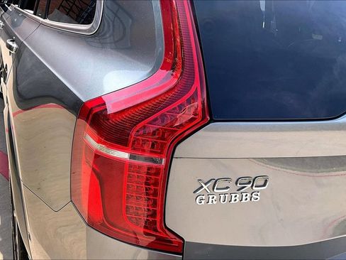 Used 2018 Volvo XC90 T6 Momentum w/ Convenience Package AWD/4WD image 32