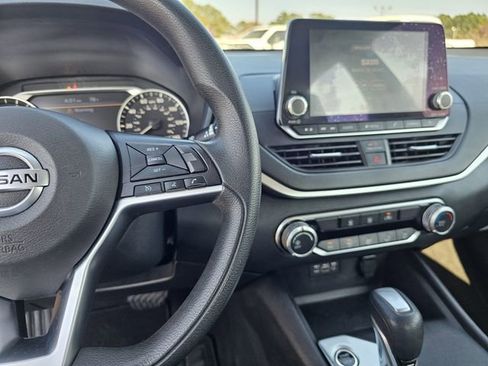 Used 2022 Nissan Altima 2.5 SV image 24