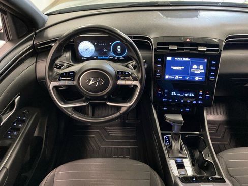 Used 2022 Hyundai Santa Cruz SEL Premium image 13