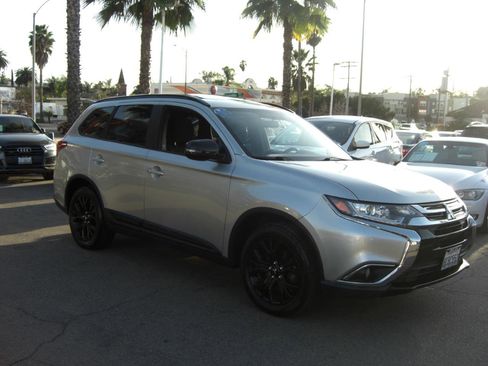Used 2018 Mitsubishi Outlander LE image 4