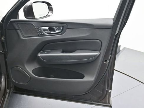 Used 2022 Volvo XC60 B5 Inscription w/ Advanced Package image 26