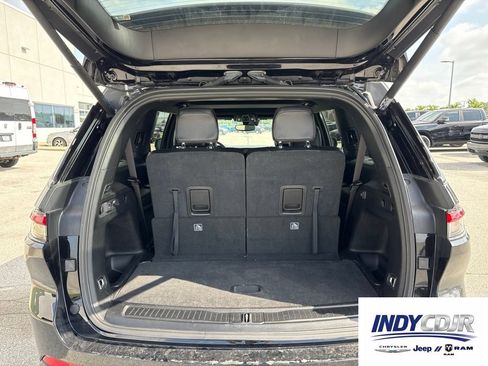 Used 2023 Jeep Grand Cherokee L Laredo AWD/4WD image 11