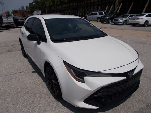 Used 2022 Toyota Corolla SE FWD image 3